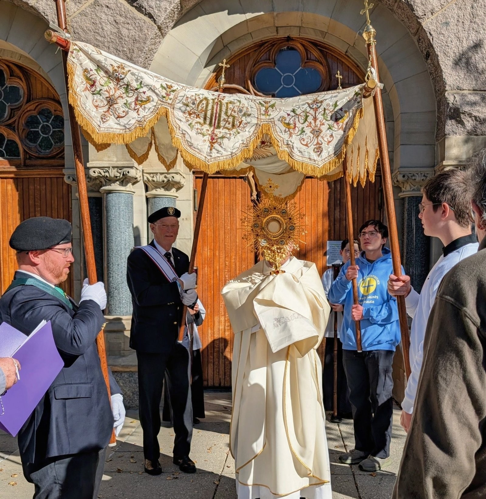 The Blessed Sacrament under the canopy on the front steps of St Thomas the Apostle